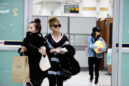120306_CL__Gimpo_Airport_Back_from_Japan_2.jpg